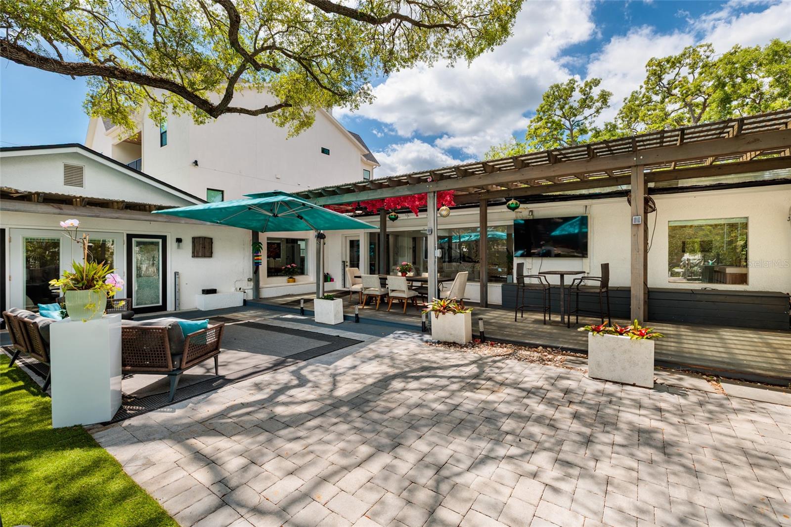 HENDERSON BEACH - Residential