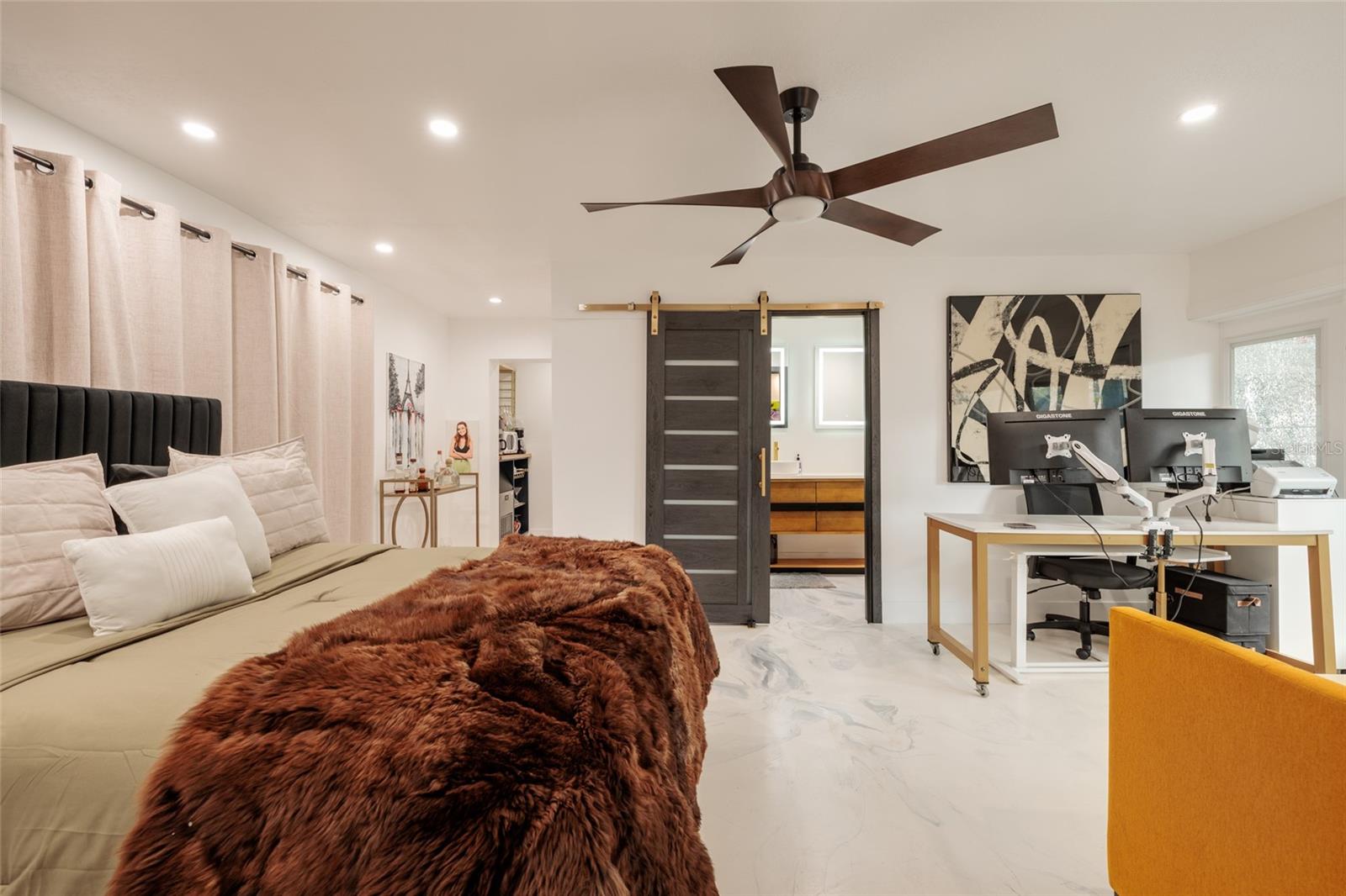 HENDERSON BEACH - Residential