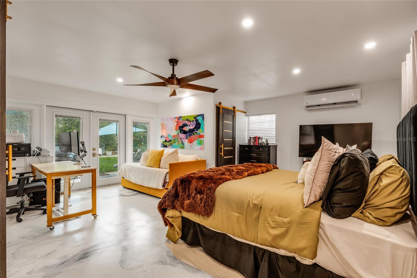 HENDERSON BEACH - Residential