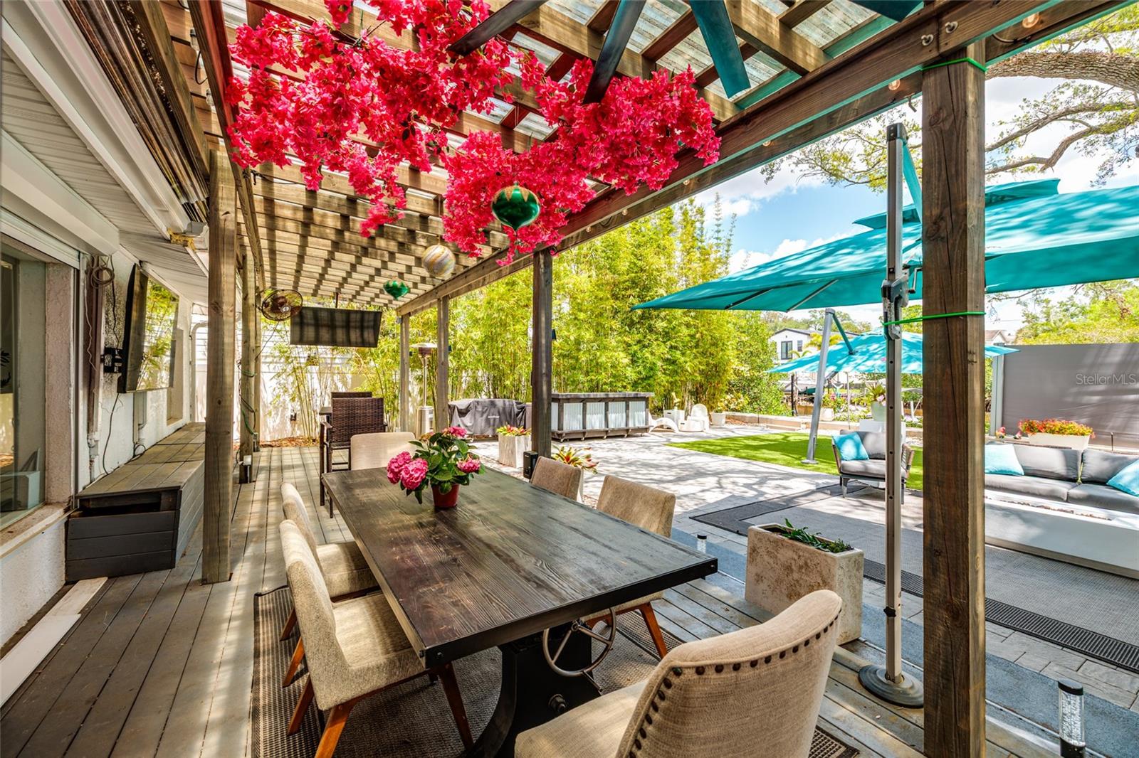 HENDERSON BEACH - Residential