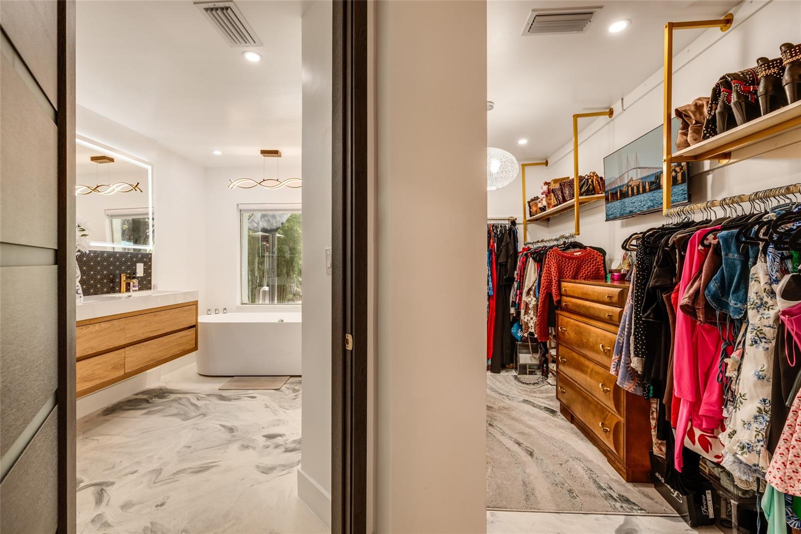 HENDERSON BEACH - Residential