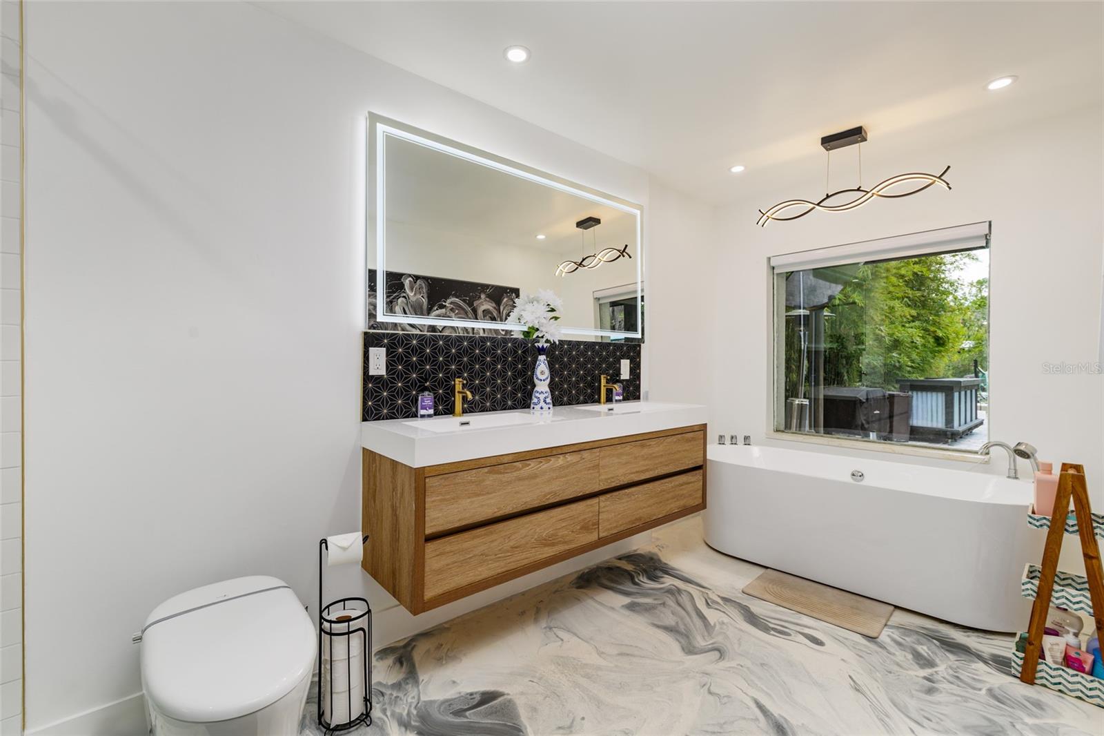 HENDERSON BEACH - Residential