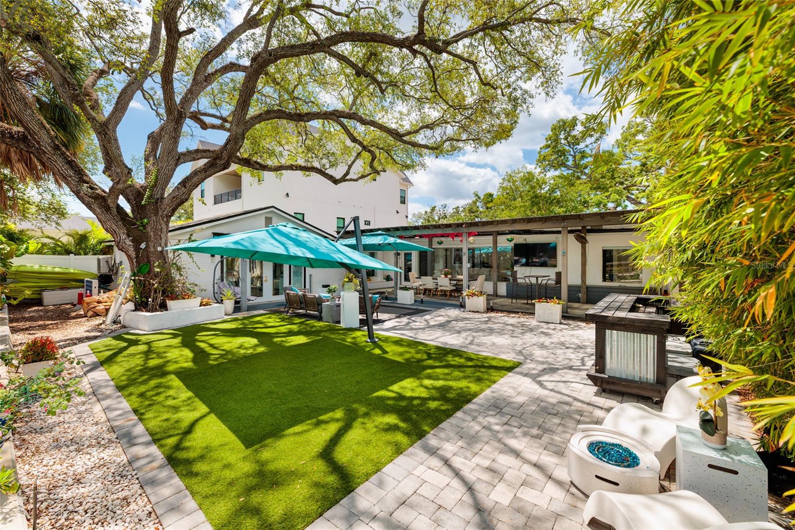 HENDERSON BEACH - Residential