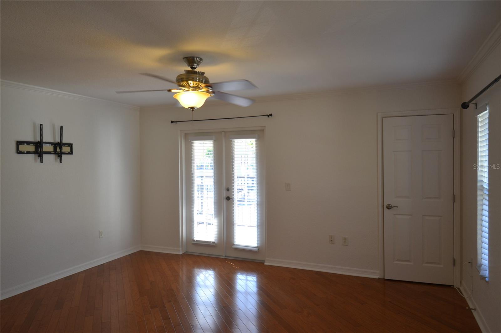 VICTORIA PALMS CONDO - Residential Lease