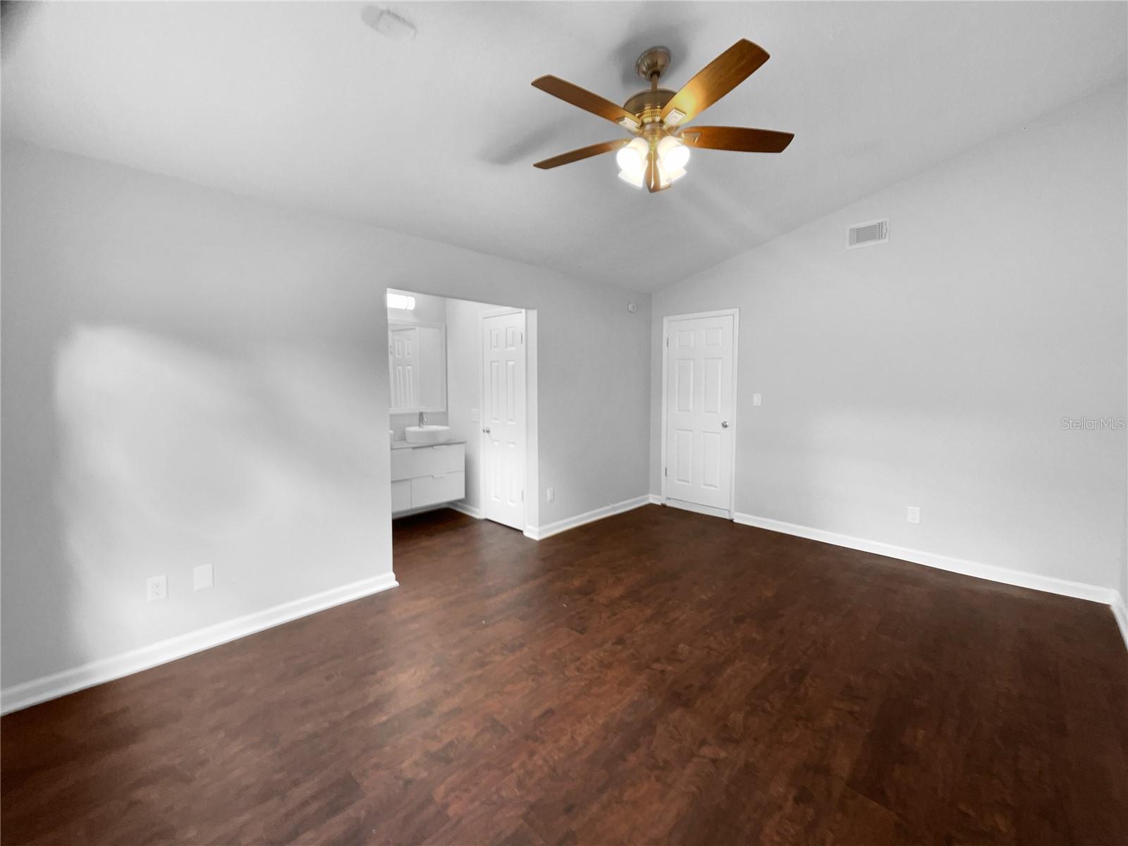 OAKTREE VILLAGE - Residential