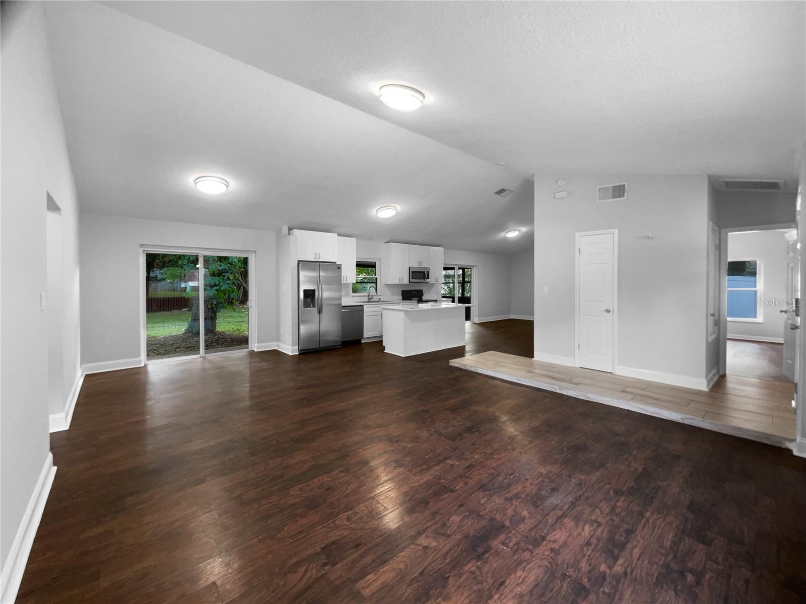 OAKTREE VILLAGE - Residential