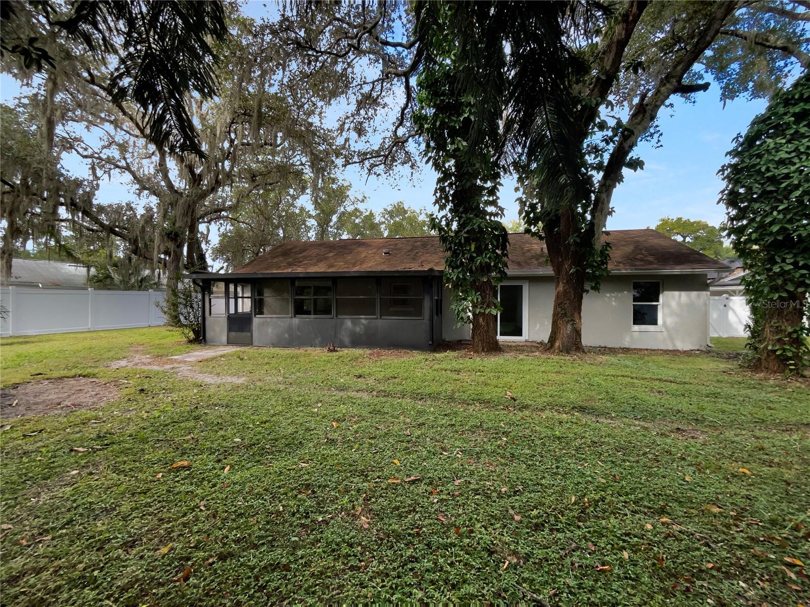 OAKTREE VILLAGE - Residential