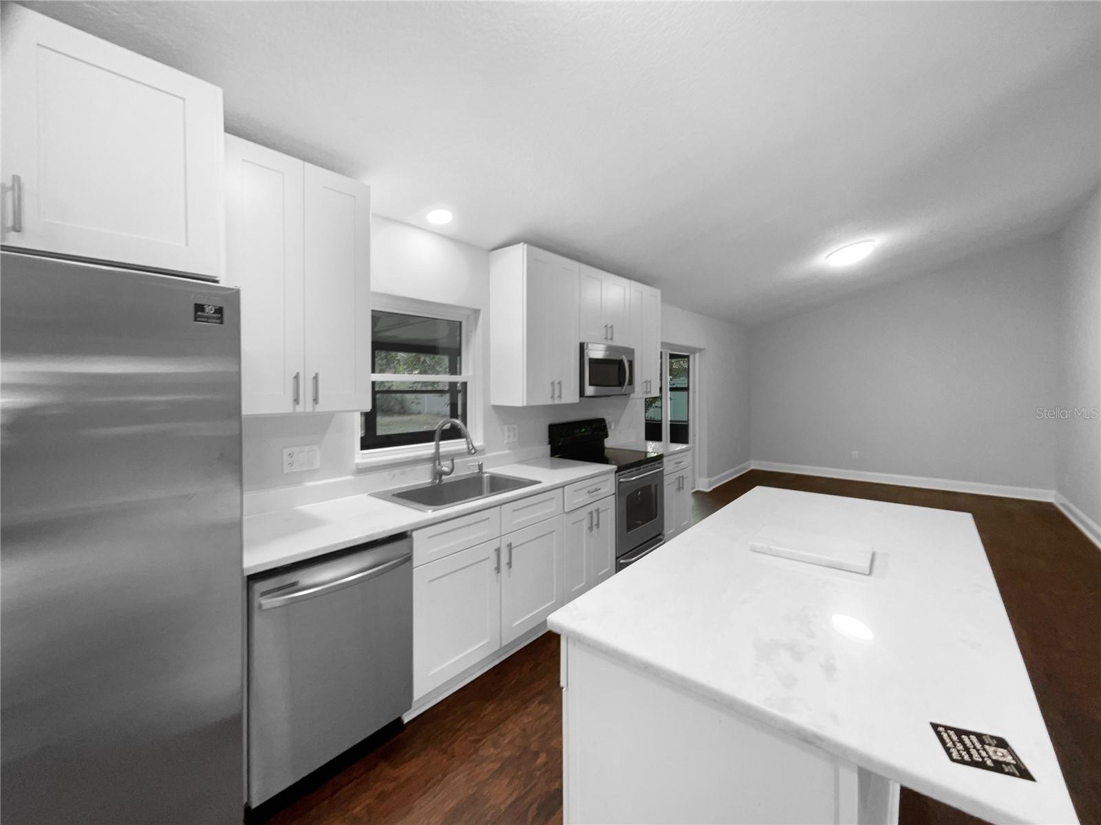 OAKTREE VILLAGE - Residential