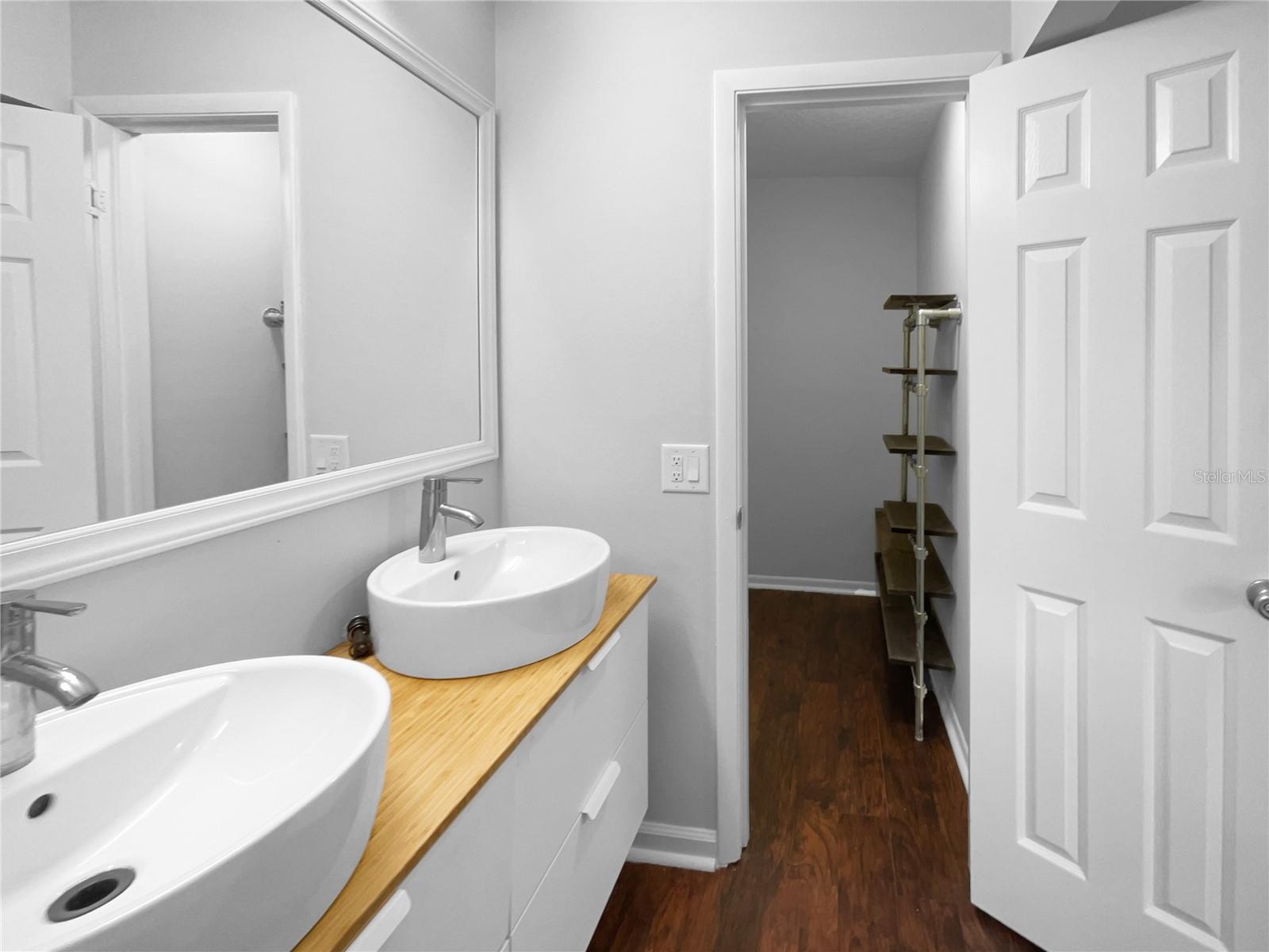 OAKTREE VILLAGE - Residential