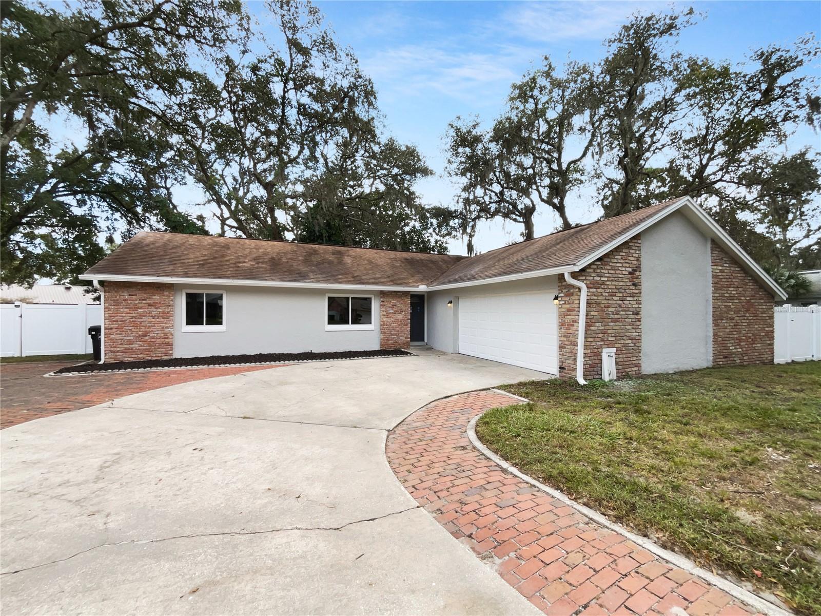 OAKTREE VILLAGE - Residential