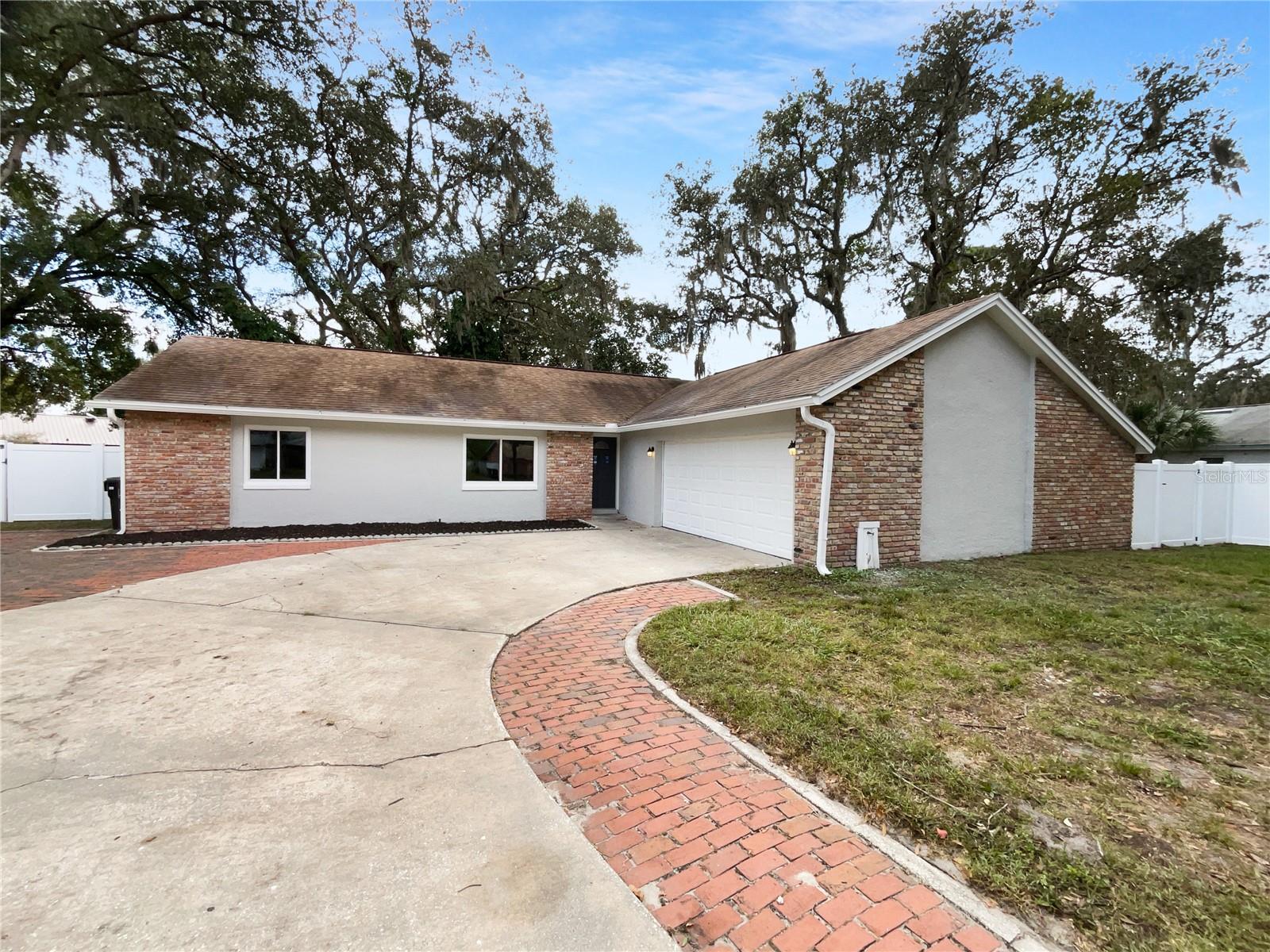 OAKTREE VILLAGE - Residential