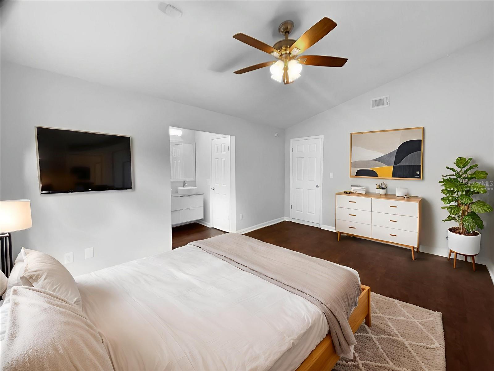 OAKTREE VILLAGE - Residential