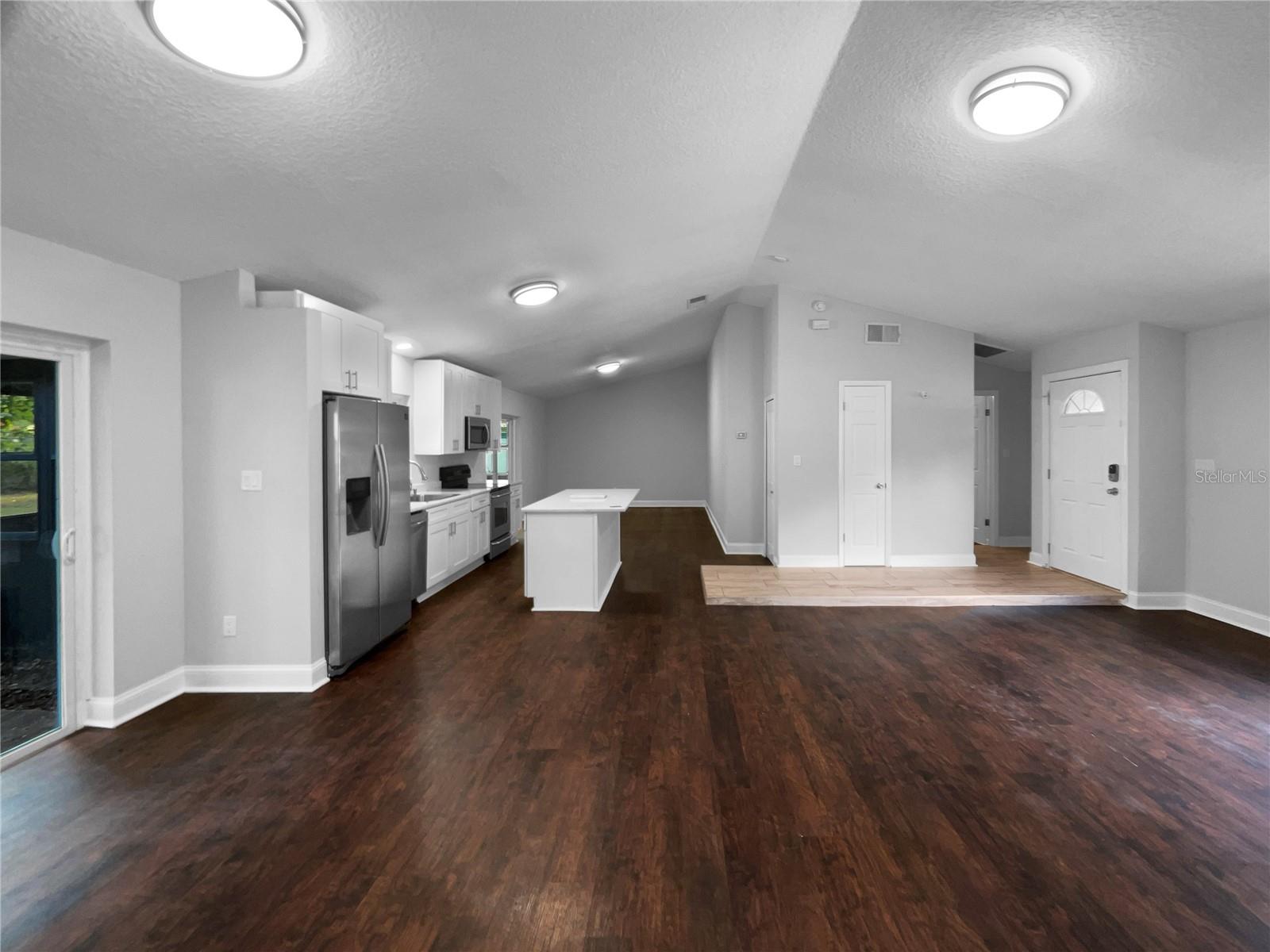 OAKTREE VILLAGE - Residential