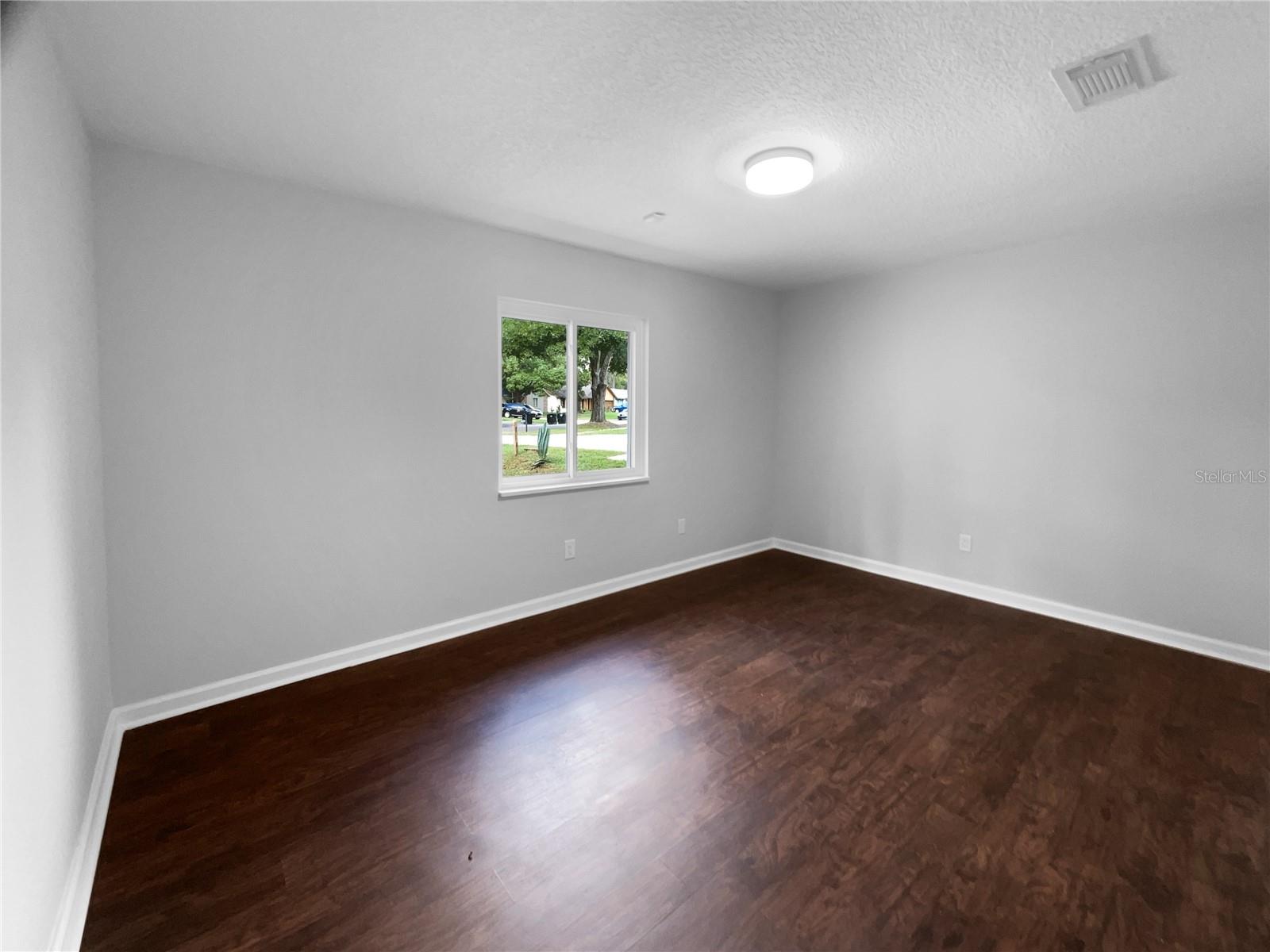 OAKTREE VILLAGE - Residential