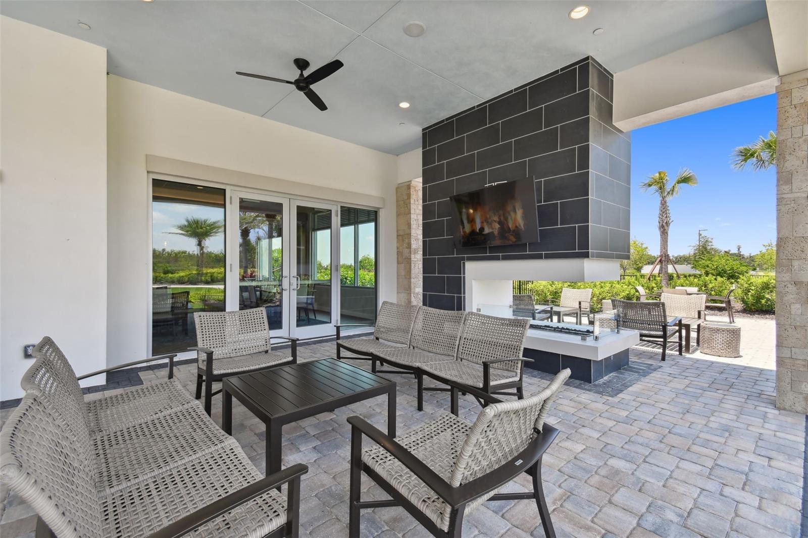 ESPLANADE/WIREGRASS RANCH PH - Residential