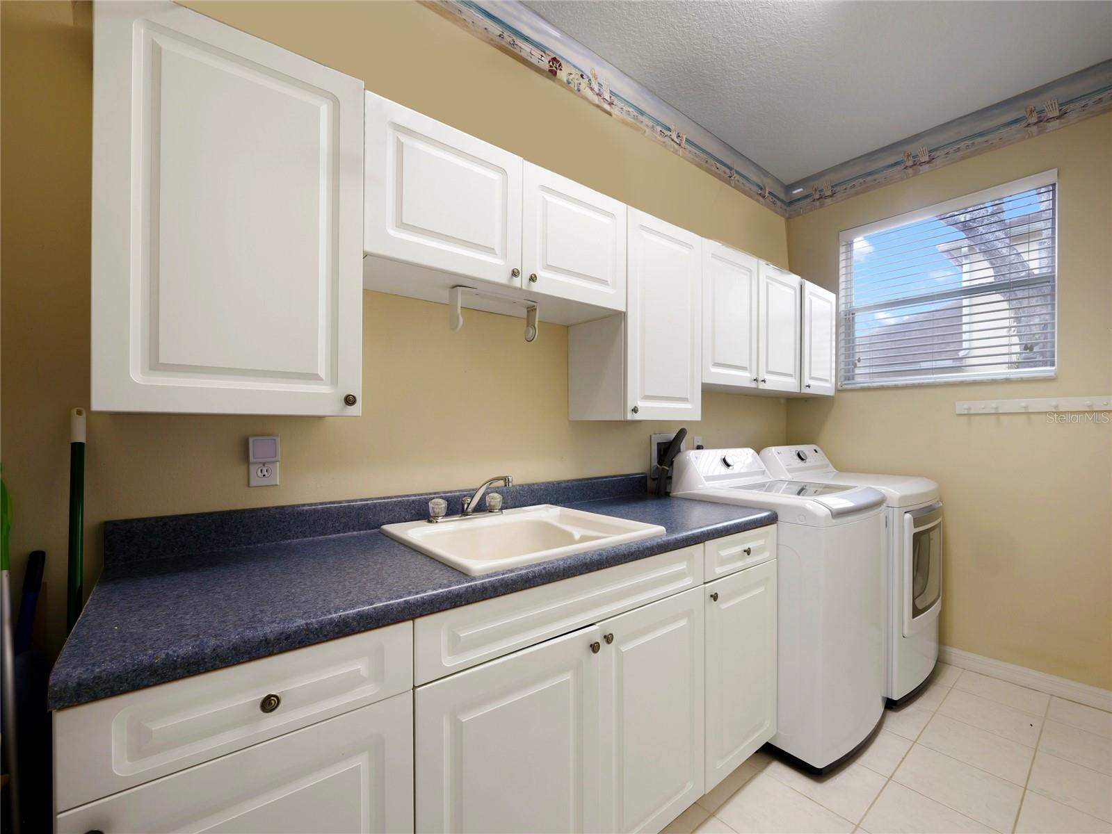 MEADOWCREST - Residential