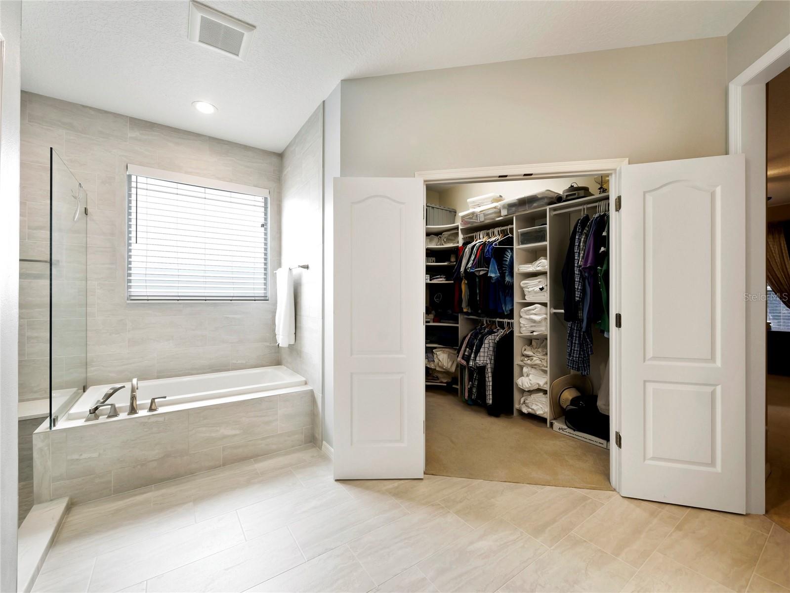 MEADOWCREST - Residential