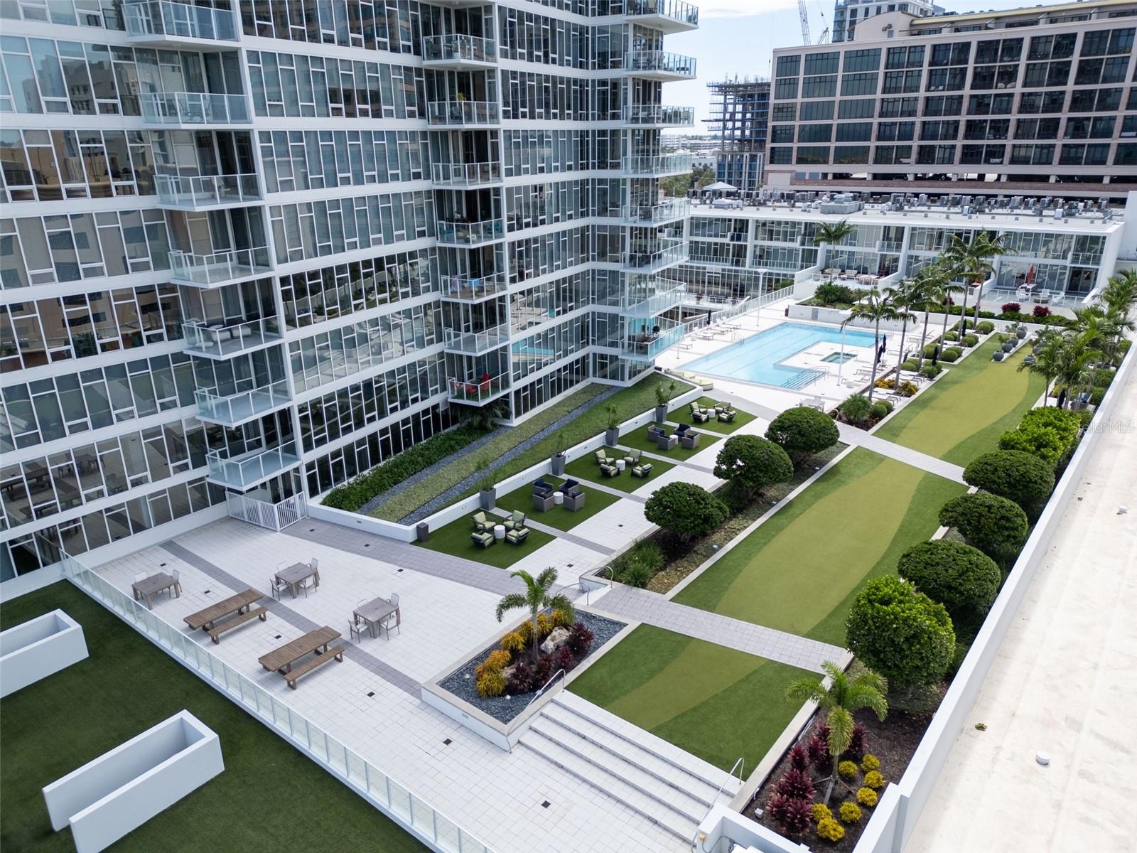 SIGNATURE PLACE CONDO - Residential