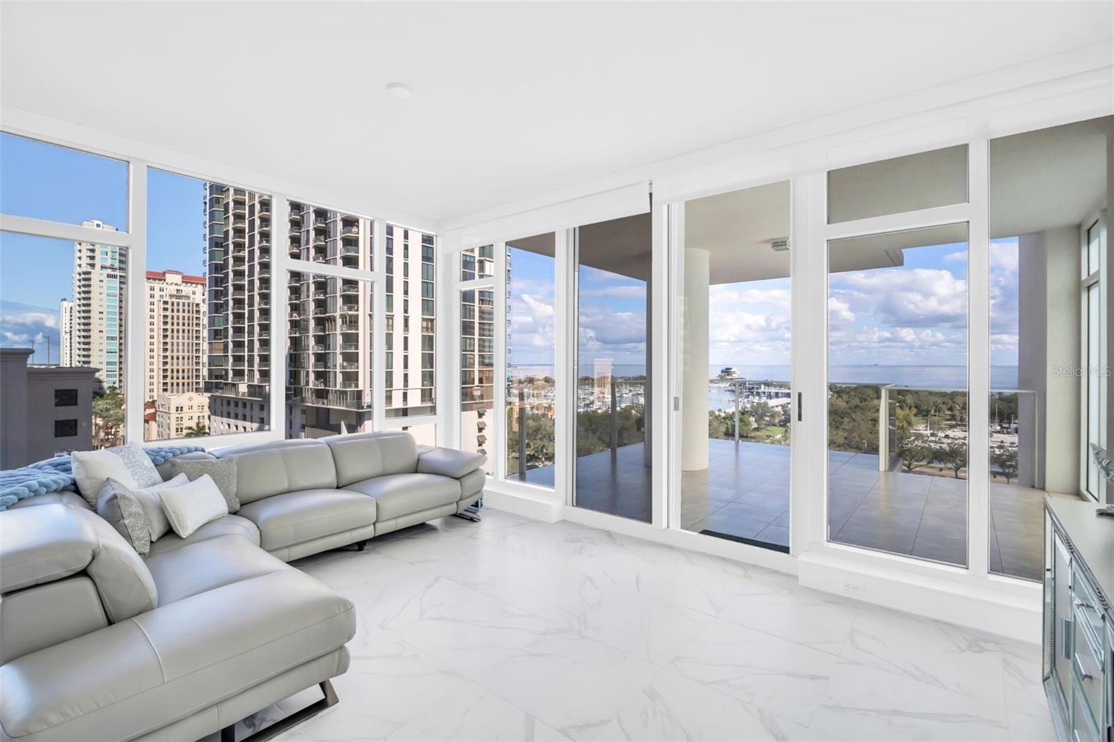 SIGNATURE PLACE CONDO - Residential