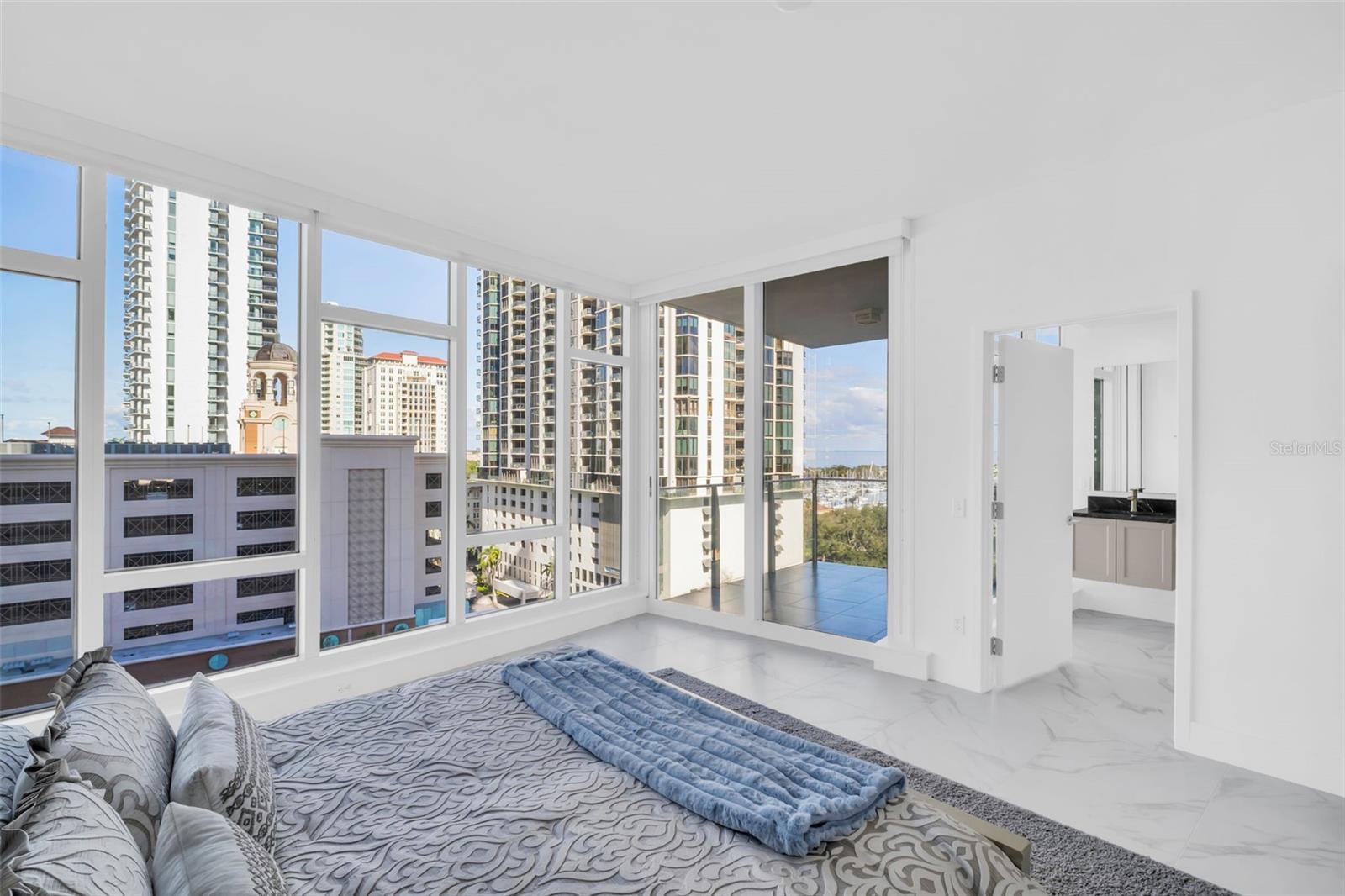 SIGNATURE PLACE CONDO - Residential