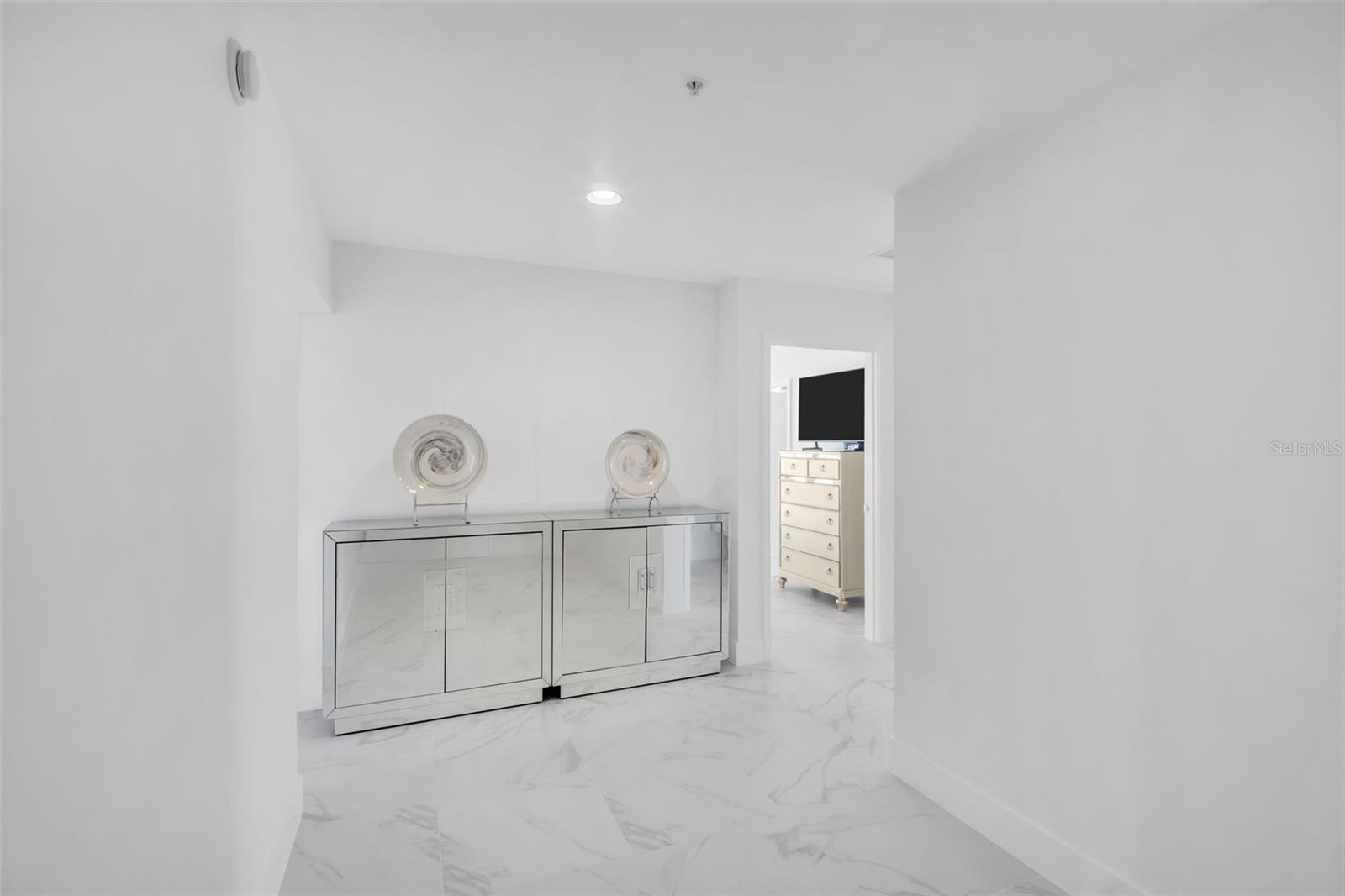 SIGNATURE PLACE CONDO - Residential