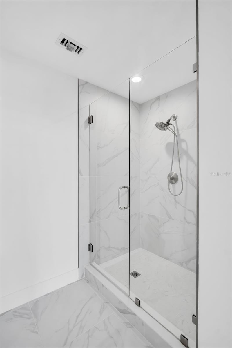 SIGNATURE PLACE CONDO - Residential