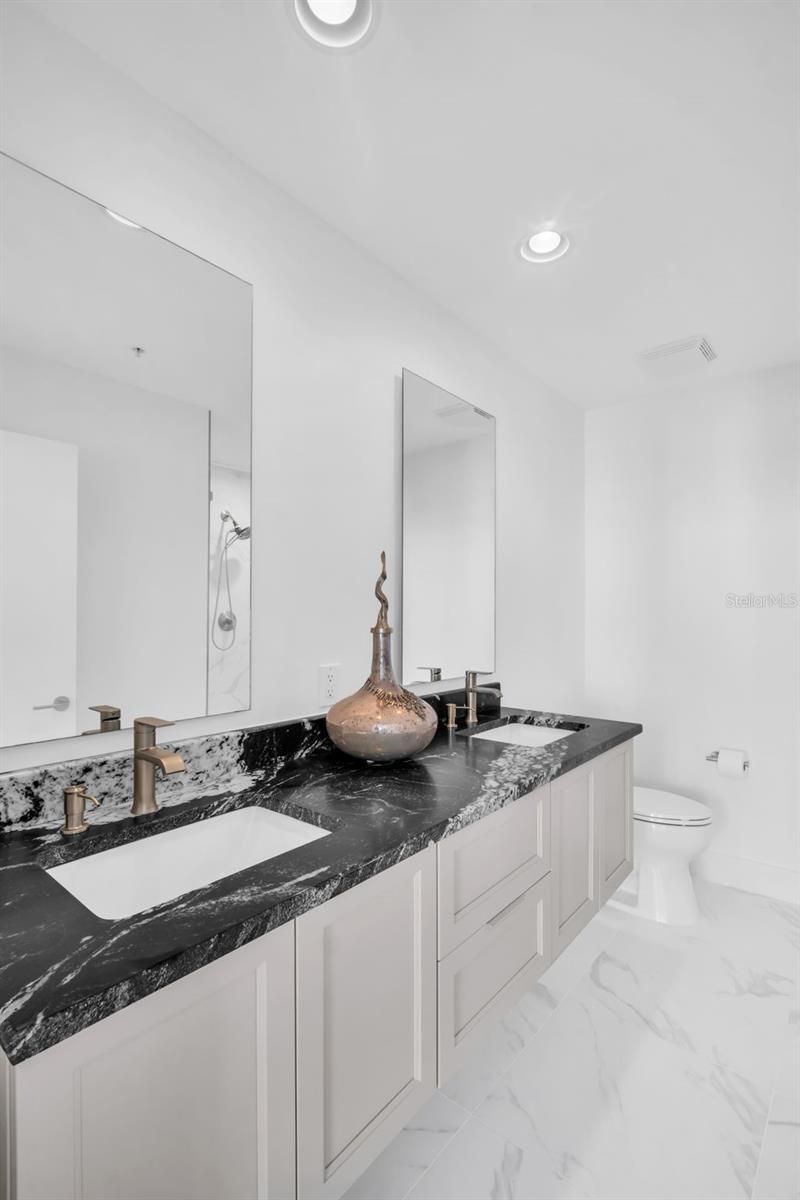 SIGNATURE PLACE CONDO - Residential