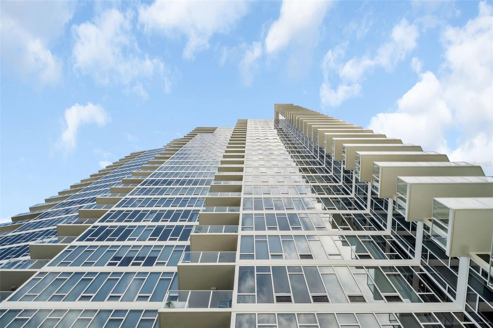 SIGNATURE PLACE CONDO - Residential