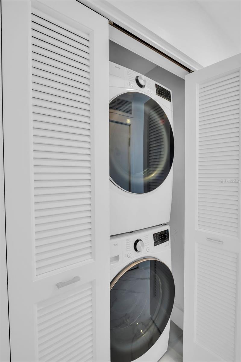 SIGNATURE PLACE CONDO - Residential