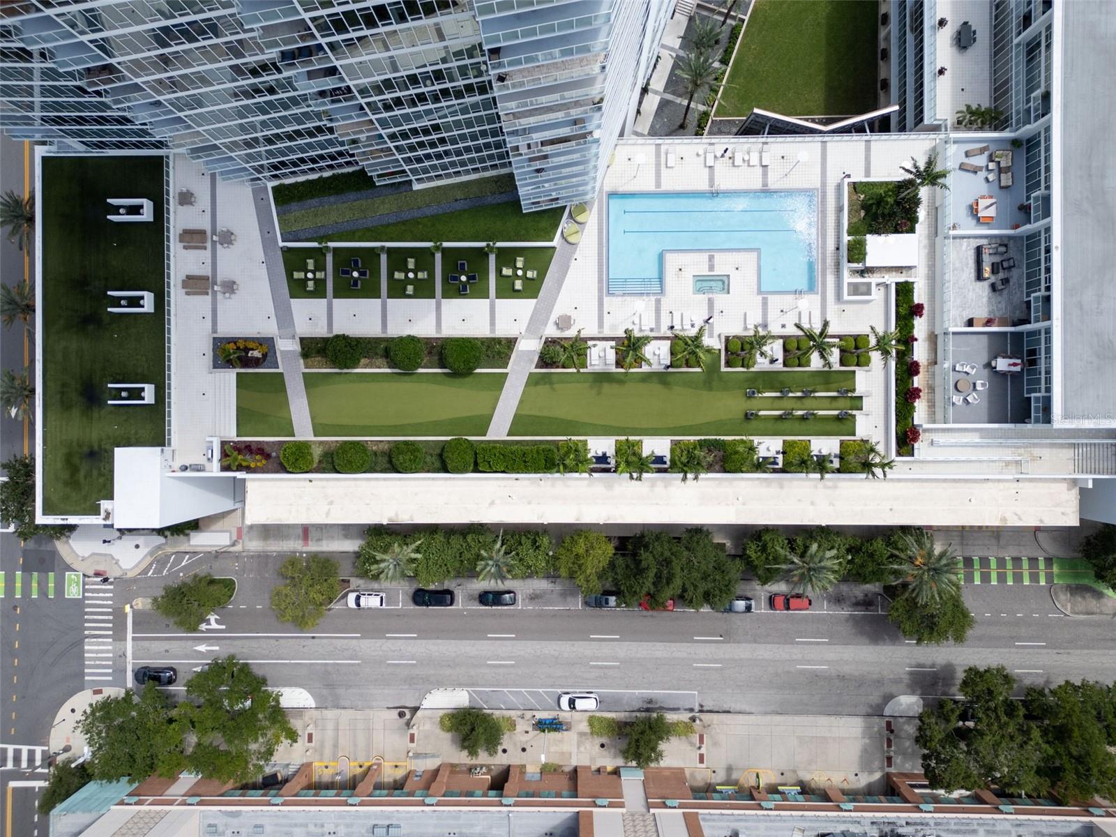 SIGNATURE PLACE CONDO - Residential