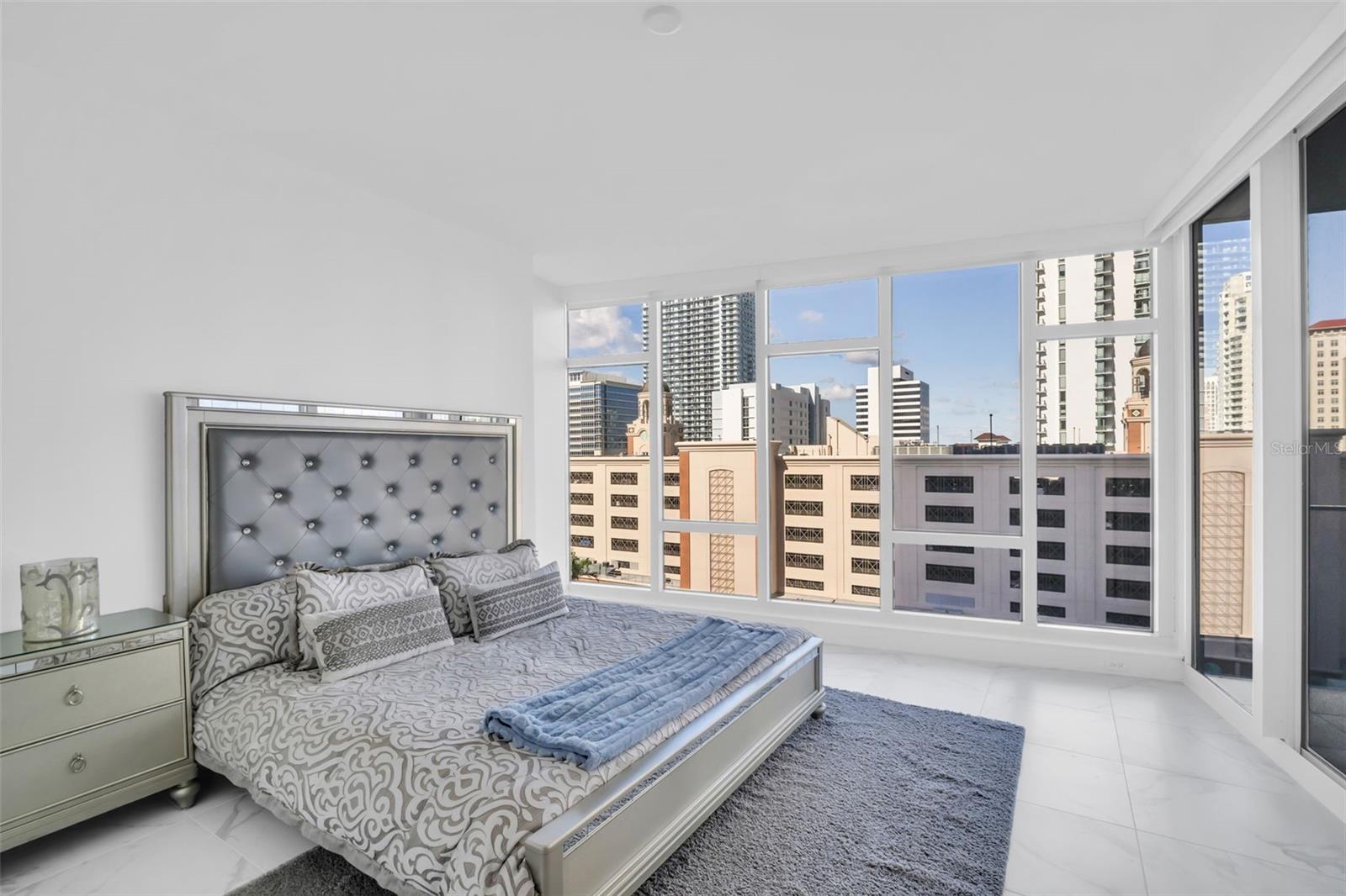 SIGNATURE PLACE CONDO - Residential