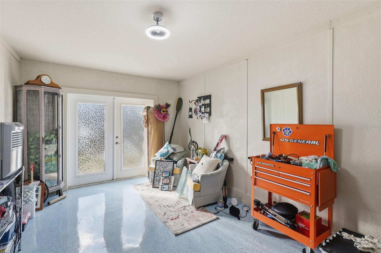 REGENCY PALMS - Residential