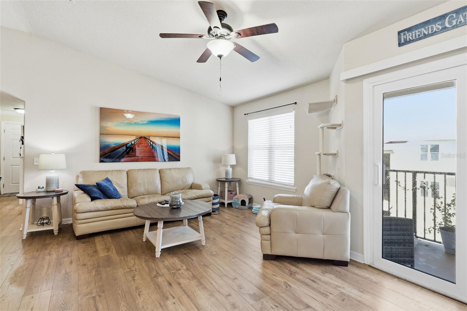 REGENCY PALMS - Residential