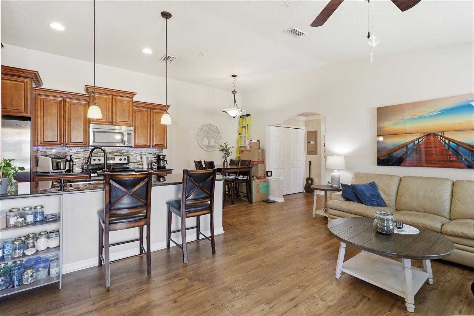 REGENCY PALMS - Residential