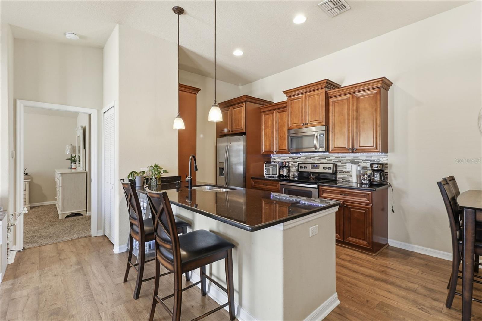 REGENCY PALMS - Residential