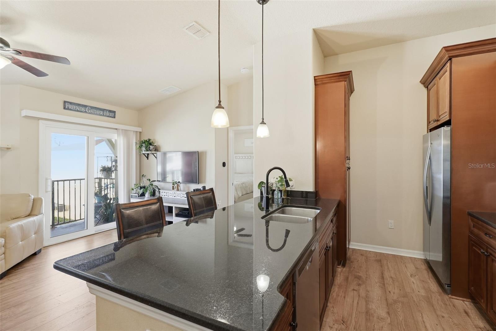 REGENCY PALMS - Residential