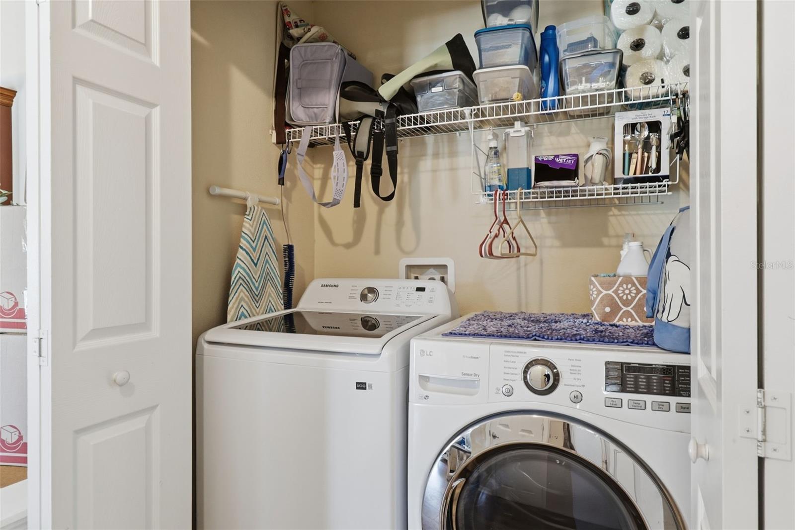 REGENCY PALMS - Residential