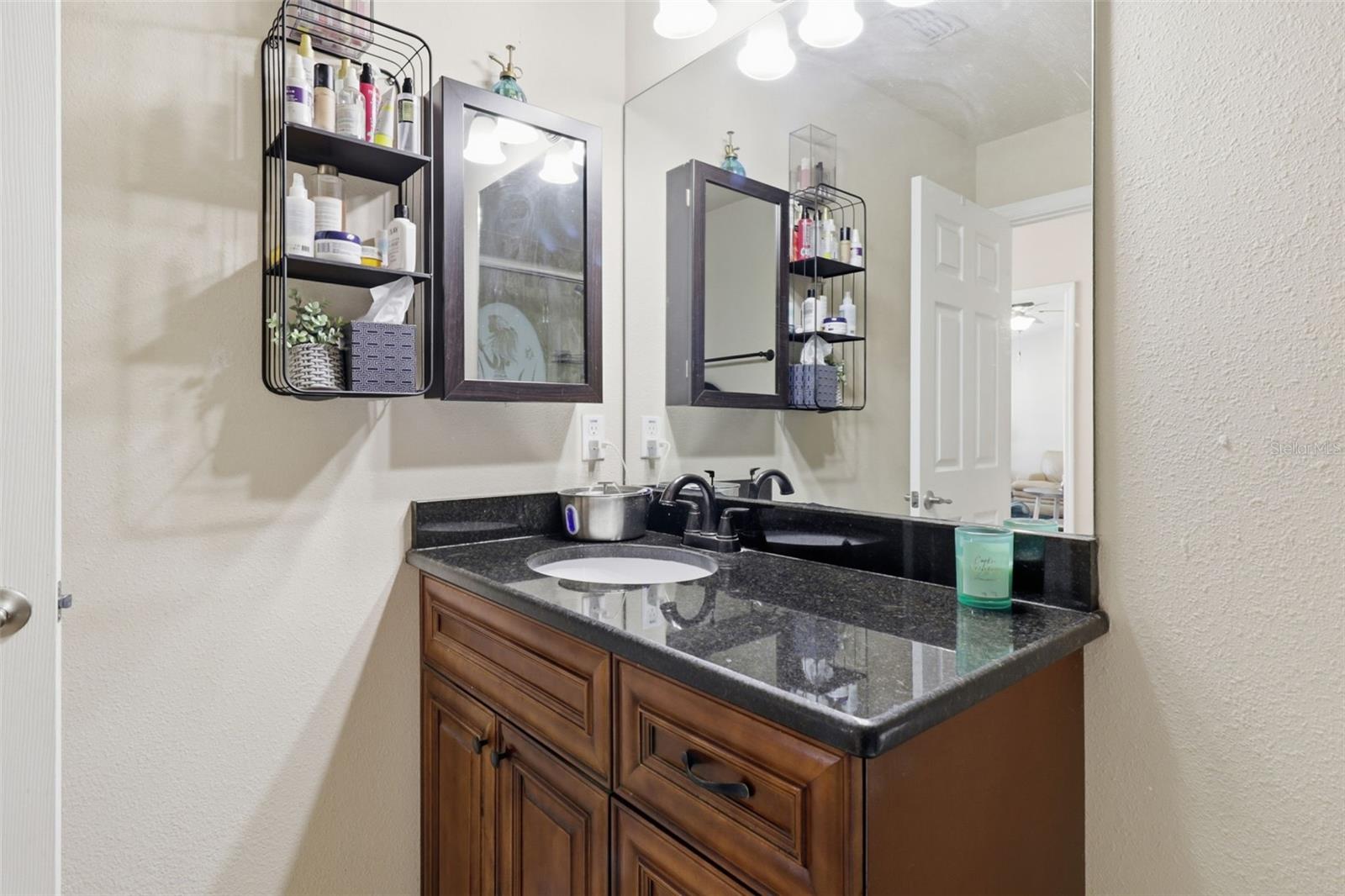 REGENCY PALMS - Residential