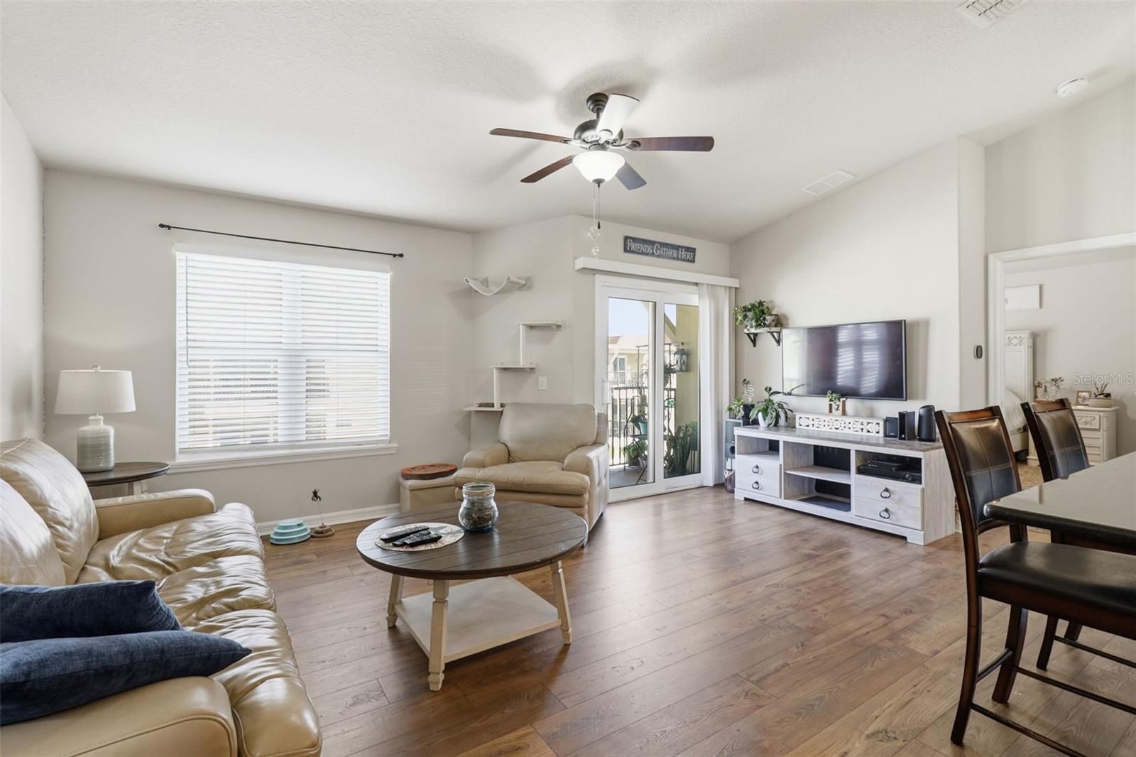 REGENCY PALMS - Residential