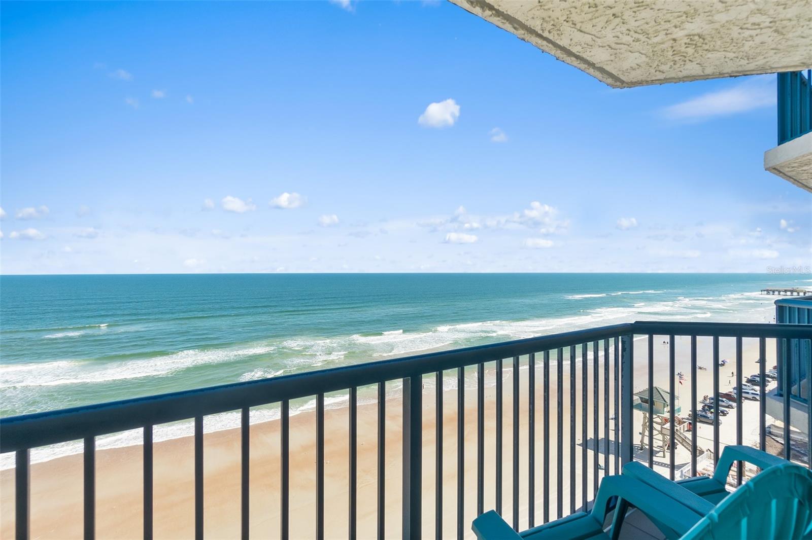 TOWERS 10 CONDO - Residential