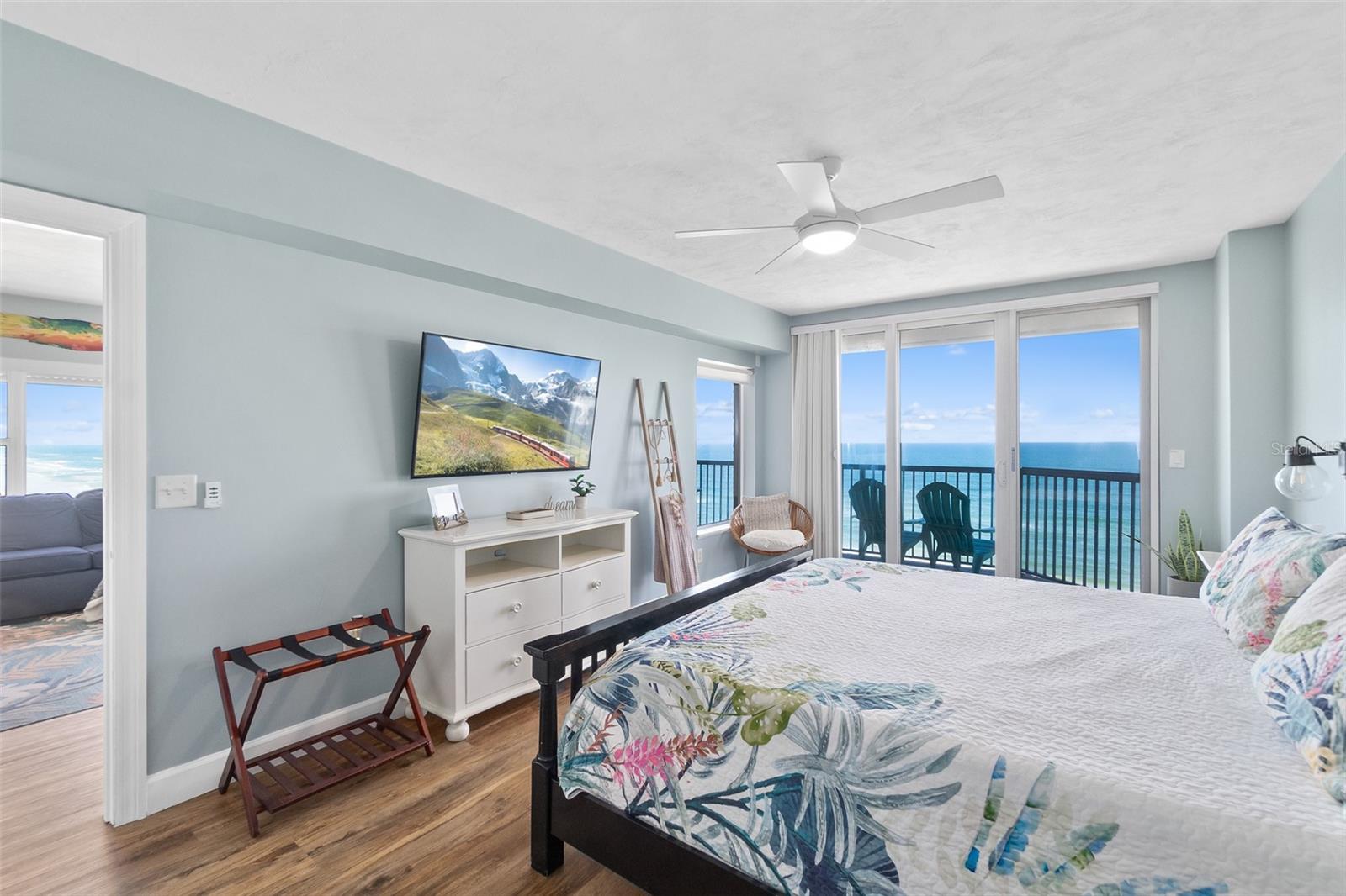 TOWERS 10 CONDO - Residential