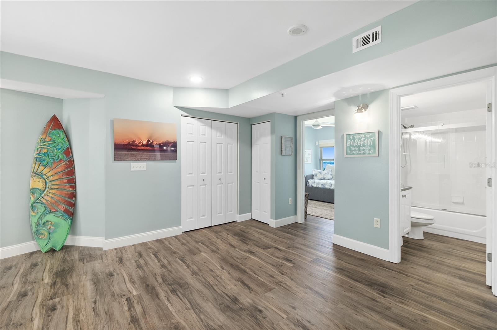 TOWERS 10 CONDO - Residential