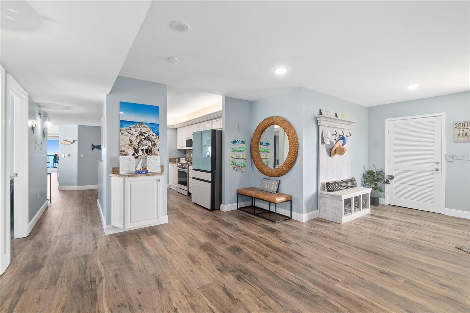 TOWERS 10 CONDO - Residential