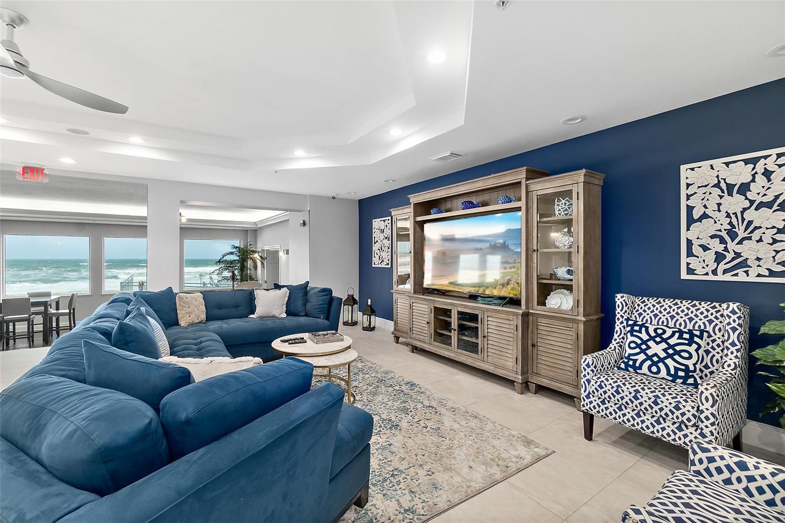 TOWERS 10 CONDO - Residential