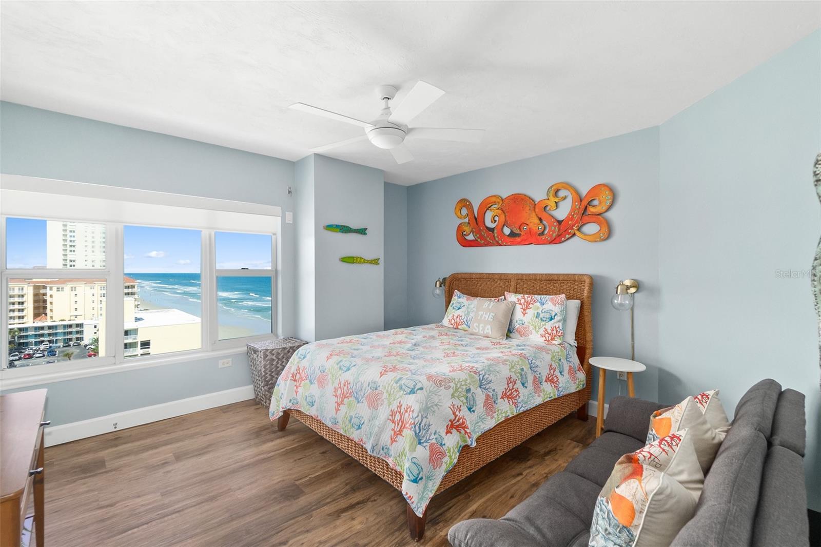 TOWERS 10 CONDO - Residential