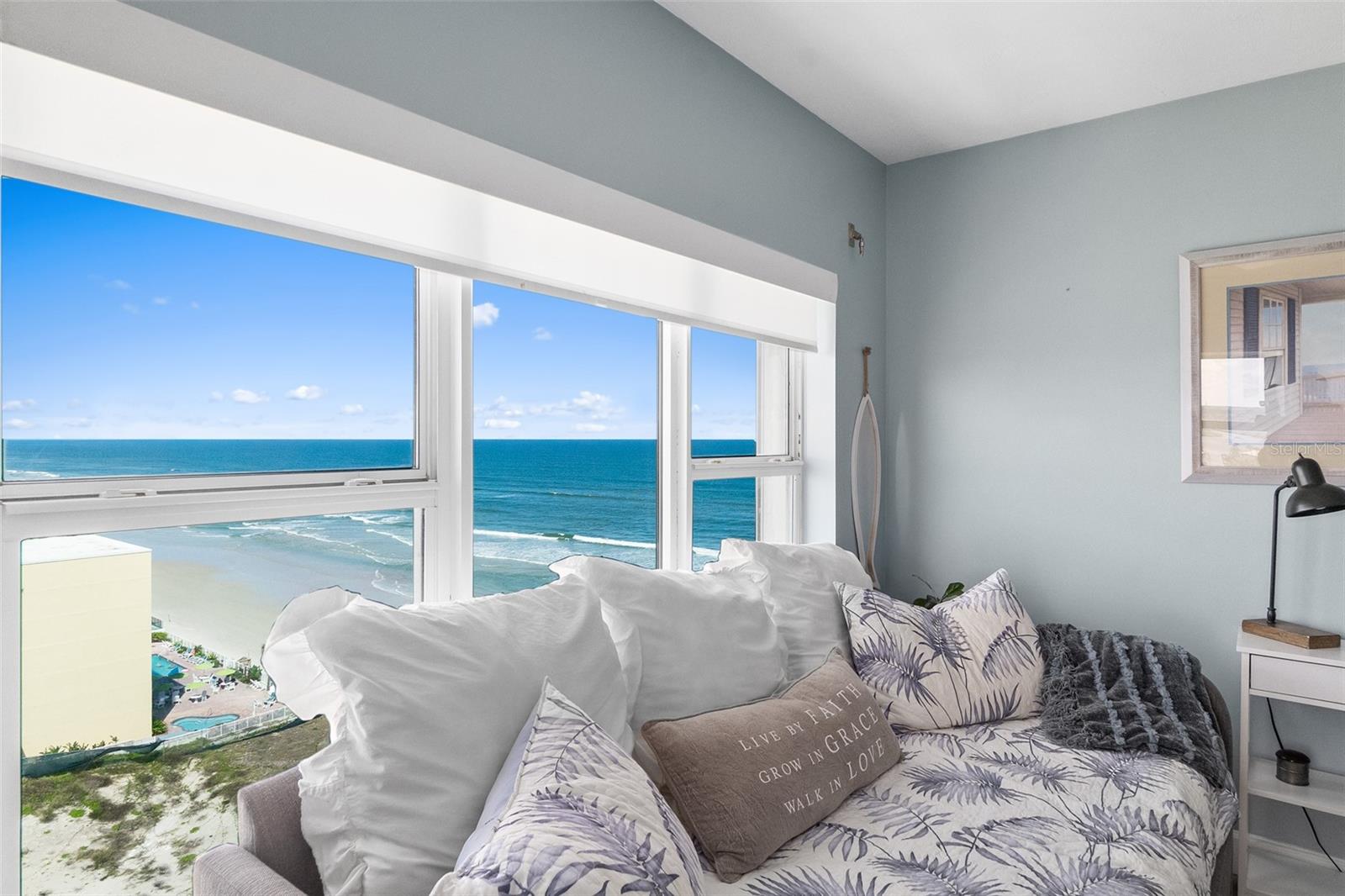 TOWERS 10 CONDO - Residential