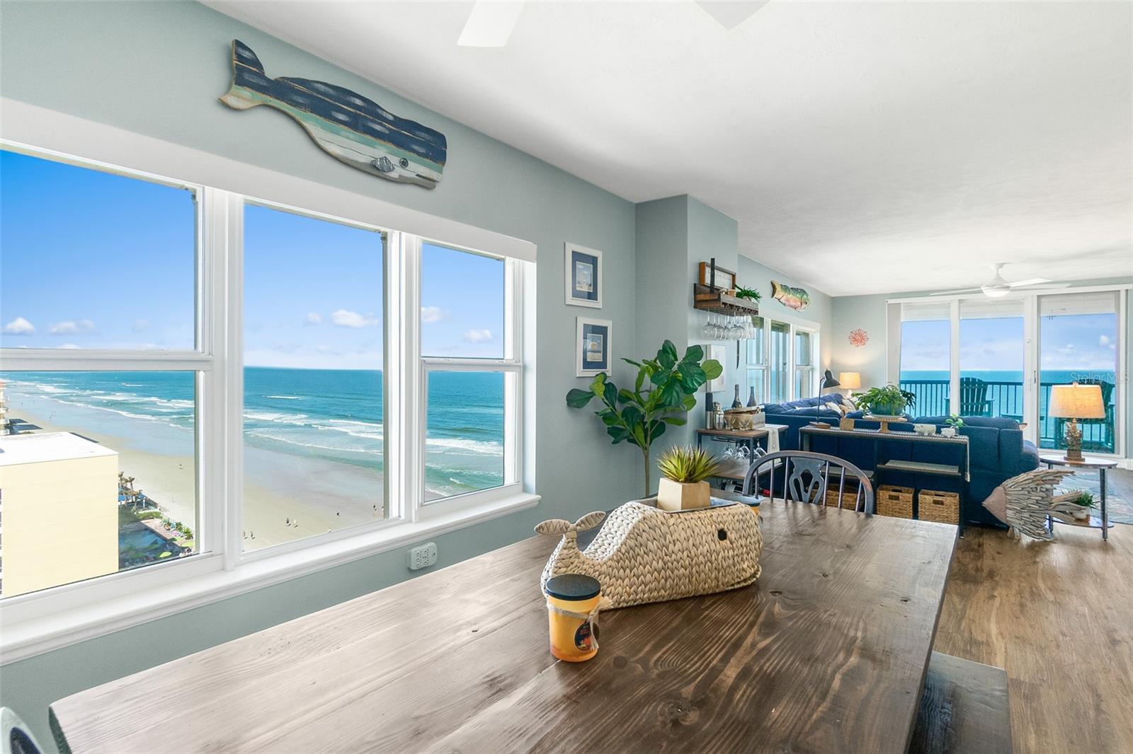 TOWERS 10 CONDO - Residential