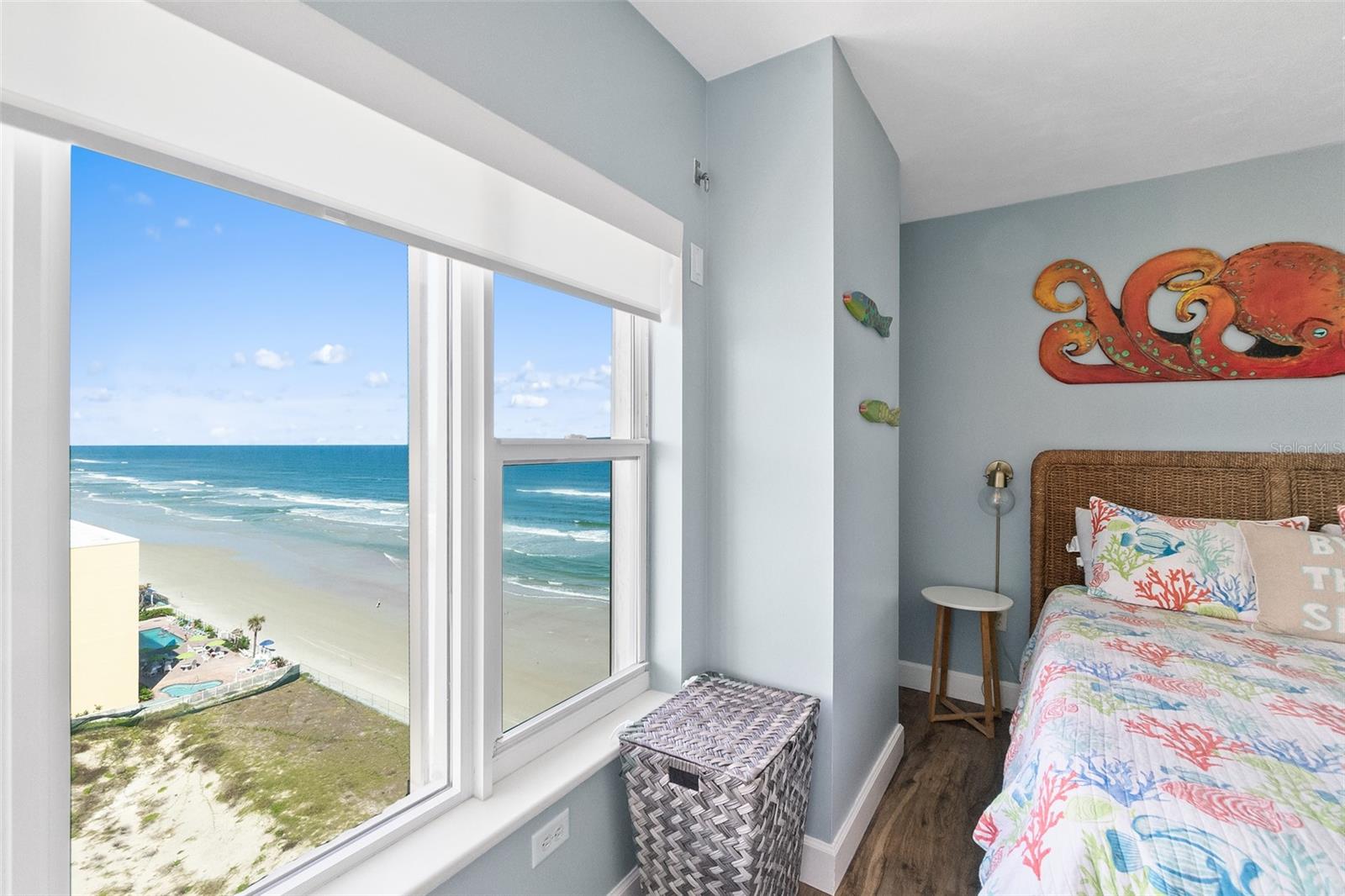 TOWERS 10 CONDO - Residential