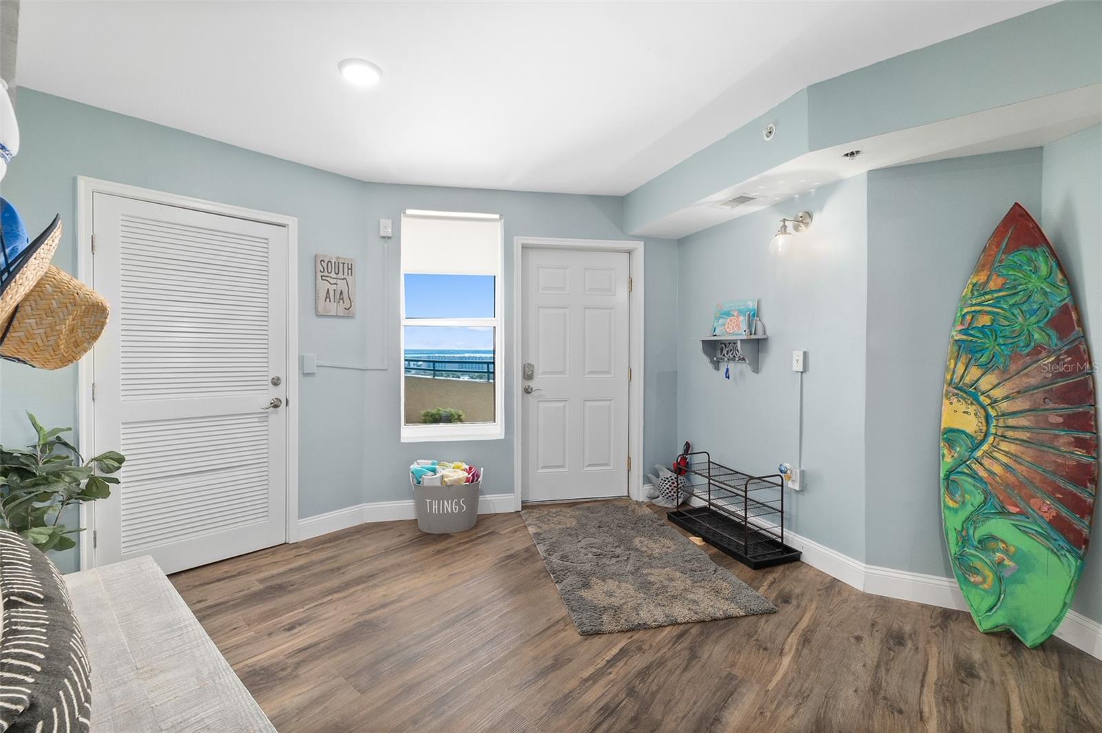 TOWERS 10 CONDO - Residential