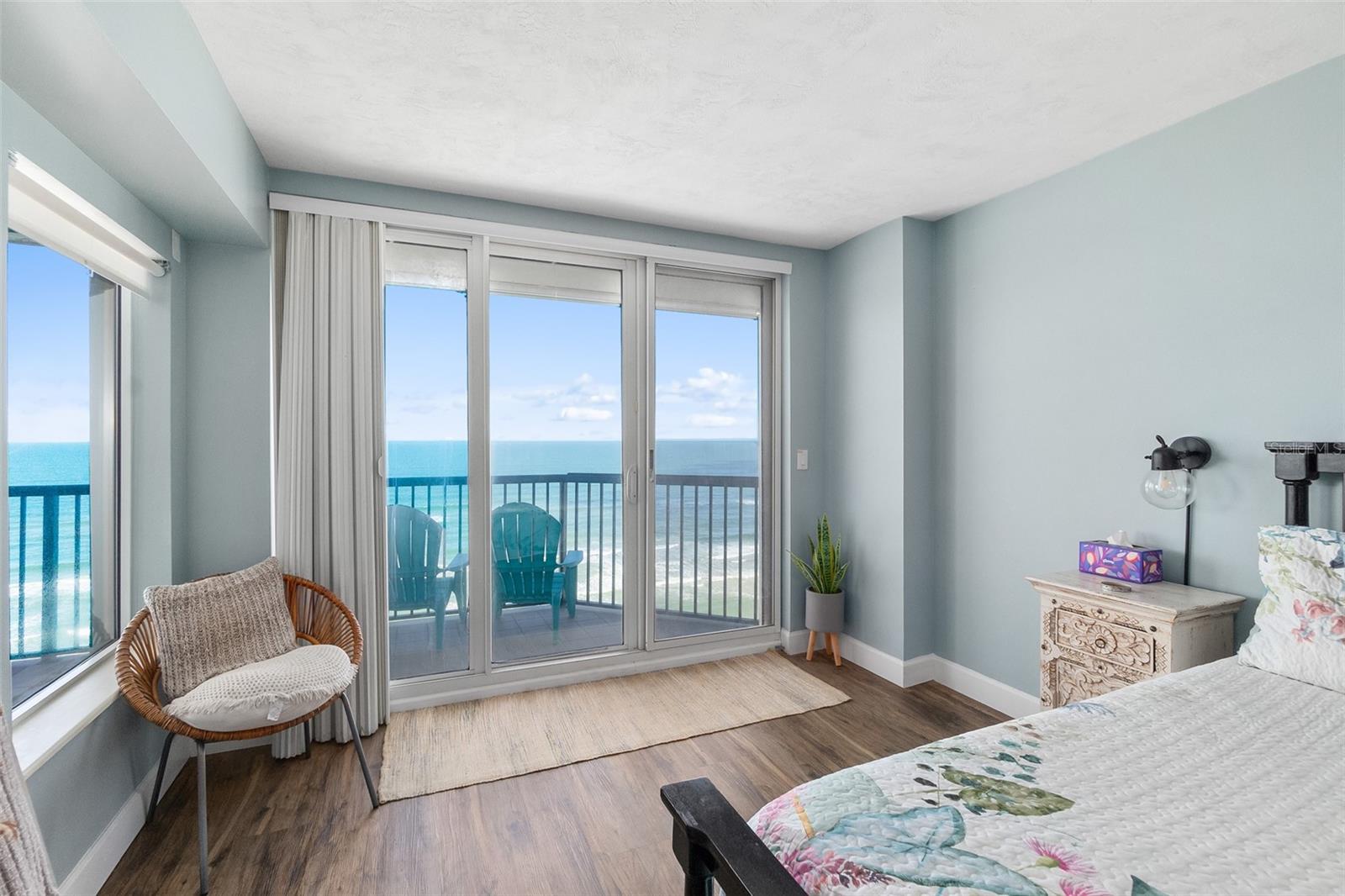 TOWERS 10 CONDO - Residential